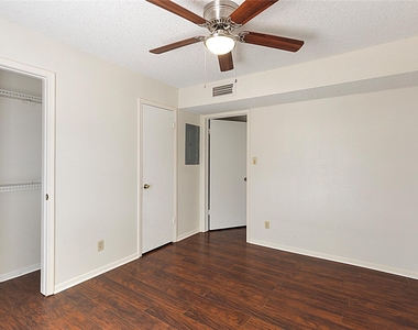 2121 Hepburn Street - Photo Thumbnail 16