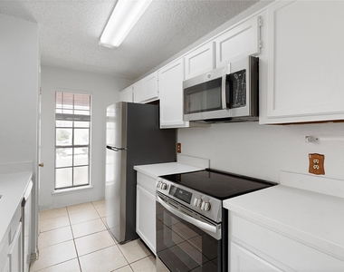 2121 Hepburn Street - Photo Thumbnail 13