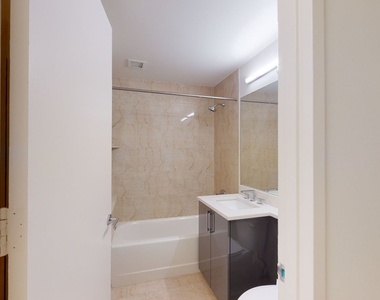 10 Hanover Square - Photo Thumbnail 3
