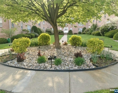 522 N Maple - Photo Thumbnail 15