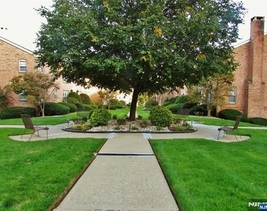 522 N Maple - Photo Thumbnail 14