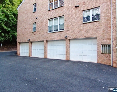 522 N Maple - Photo Thumbnail 9