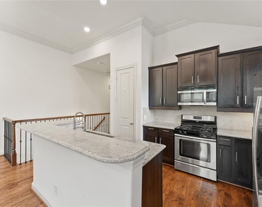 2305 Bastrop Street - Photo Thumbnail 5