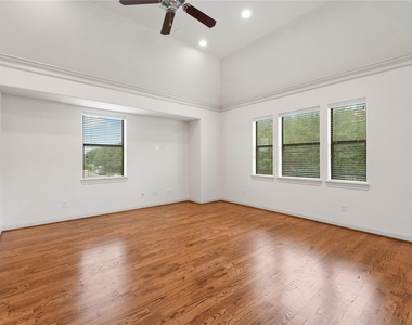 2305 Bastrop Street - Photo Thumbnail 7