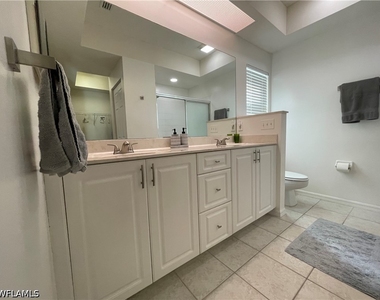 5708 Greenwood Circle - Photo Thumbnail 12
