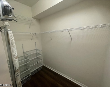 5708 Greenwood Circle - Photo Thumbnail 11