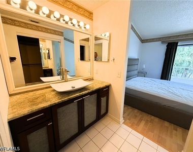 1018 Woodshire Lane - Photo Thumbnail 12