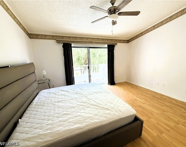 1018 Woodshire Lane - Photo Thumbnail 9