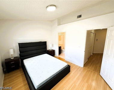 1018 Woodshire Lane - Photo Thumbnail 13