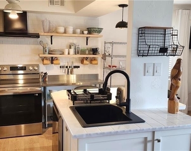 1075 Foxfire Lane - Photo Thumbnail 4