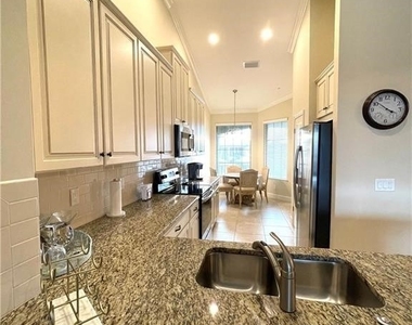 9426 Benvenuto Court - Photo Thumbnail 7