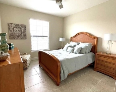 9426 Benvenuto Court - Photo Thumbnail 17