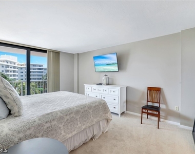 260 Seaview Court - Photo Thumbnail 11