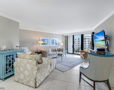 260 Seaview Court - Photo Thumbnail 1
