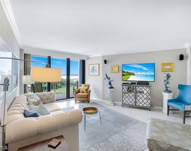 260 Seaview Court - Photo Thumbnail 2