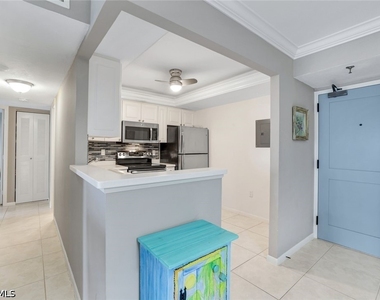 260 Seaview Court - Photo Thumbnail 4