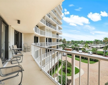 260 Seaview Court - Photo Thumbnail 16