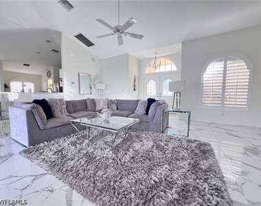 1031 Tivoli Lane - Photo Thumbnail 4