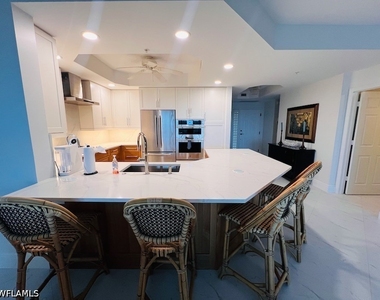 425 Cove Tower Drive - Photo Thumbnail 3