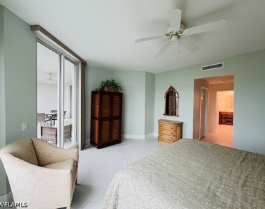 425 Cove Tower Drive - Photo Thumbnail 19