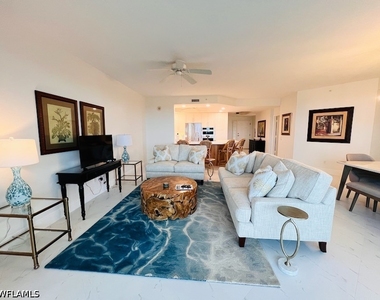 425 Cove Tower Drive - Photo Thumbnail 9