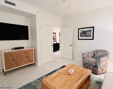 425 Cove Tower Drive - Photo Thumbnail 8