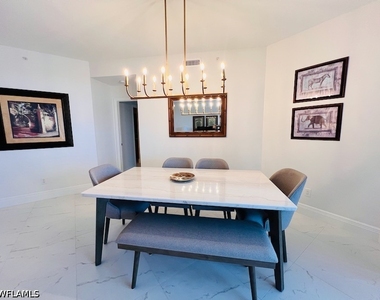 425 Cove Tower Drive - Photo Thumbnail 5