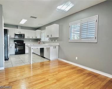 27655 Tennessee Street - Photo Thumbnail 9