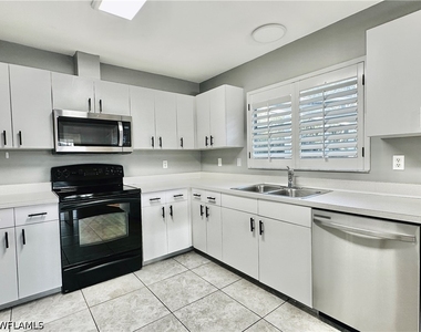 27655 Tennessee Street - Photo Thumbnail 12
