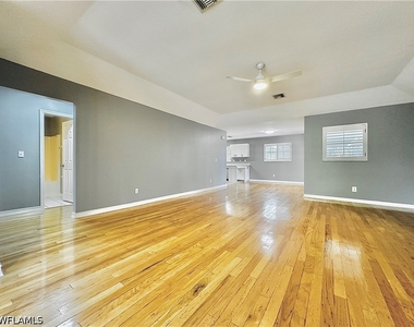 27655 Tennessee Street - Photo Thumbnail 8
