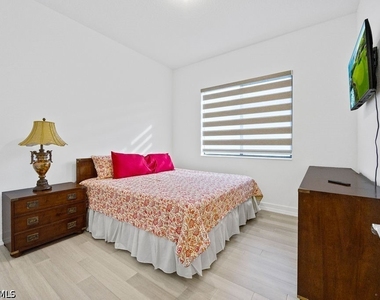 5293 Marano Drive - Photo Thumbnail 10