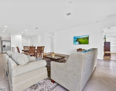 5293 Marano Drive - Photo Thumbnail 8