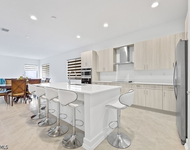 5293 Marano Drive - Photo Thumbnail 3