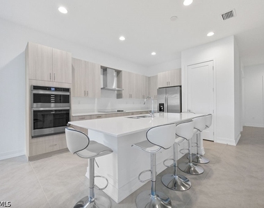 5293 Marano Drive - Photo Thumbnail 4
