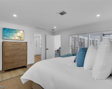 740 Park Shore Drive - Photo Thumbnail 14