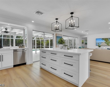 740 Park Shore Drive - Photo Thumbnail 7