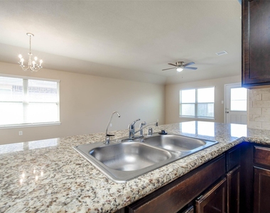 9210 Rustling Manor Lane - Photo Thumbnail 16