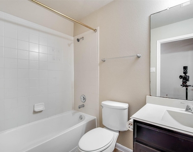 9210 Rustling Manor Lane - Photo Thumbnail 13