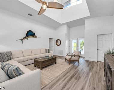 2736 Gulfview Drive - Photo Thumbnail 7
