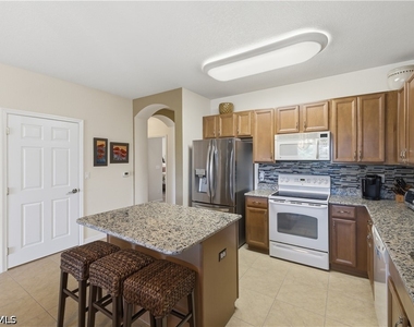 9631 Spanish Moss Way - Photo Thumbnail 12