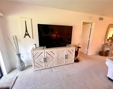 4240 Chantelle Drive - Photo Thumbnail 26
