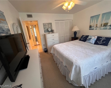 4240 Chantelle Drive - Photo Thumbnail 12