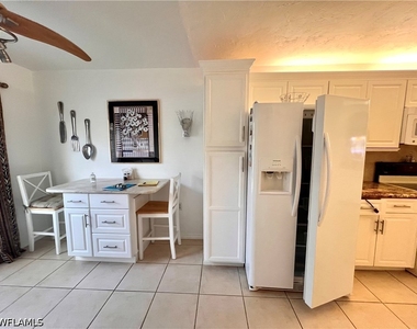 4240 Chantelle Drive - Photo Thumbnail 7