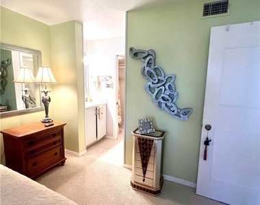 4240 Chantelle Drive - Photo Thumbnail 30