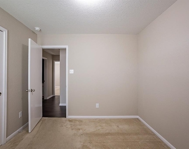 3039 Upland Spring Trace - Photo Thumbnail 14