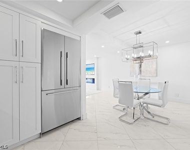 3443 Gulf Shore Boulevard N - Photo Thumbnail 10
