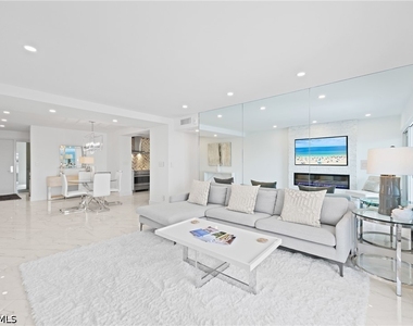 3443 Gulf Shore Boulevard N - Photo Thumbnail 5