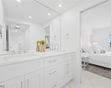 3443 Gulf Shore Boulevard N - Photo Thumbnail 12