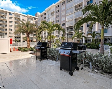 3443 Gulf Shore Boulevard N - Photo Thumbnail 21