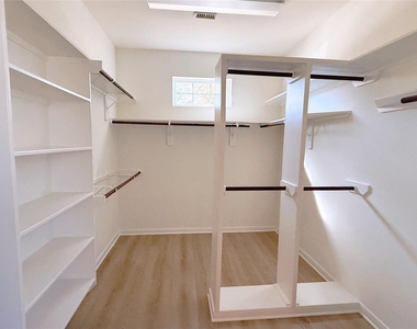 8610 Rising Oak Lane - Photo Thumbnail 32